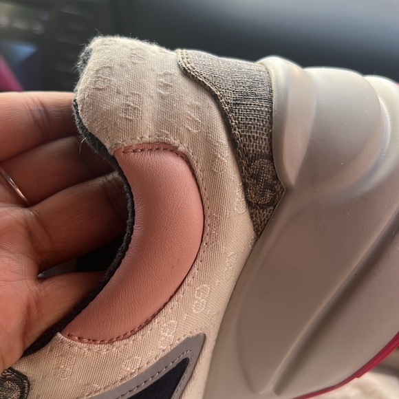 Gucci sneakers.. perfect condition! - Picture 9 of 9